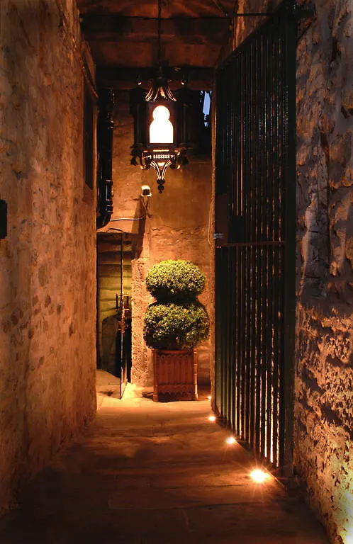 The Witchery By The Castle Edinburgh Hotel