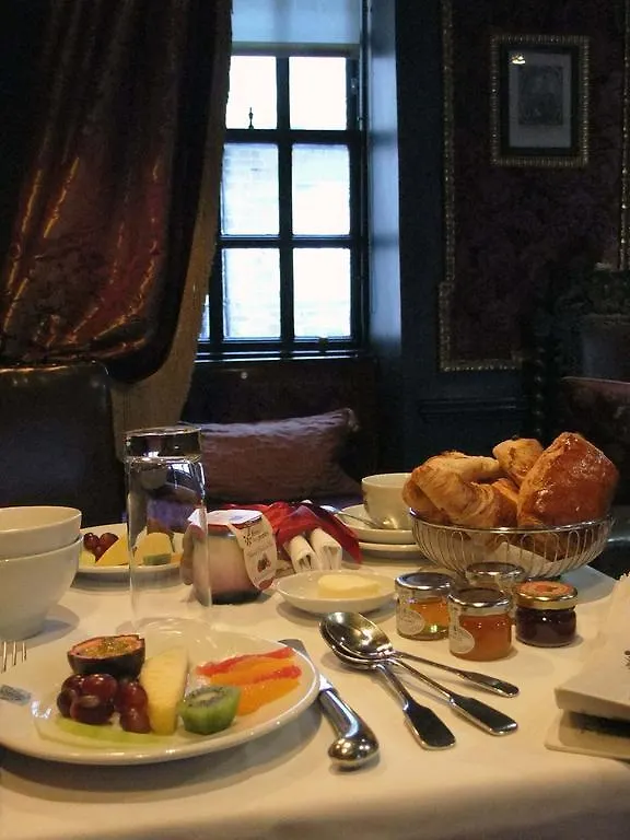 Hotel The Witchery By The Castle Edinburgh